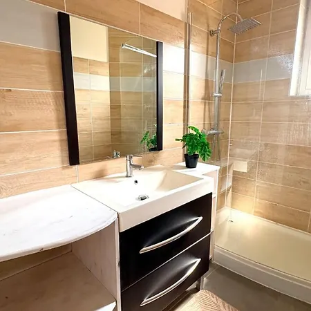 La Halte Montbrisonnaise Apartamento