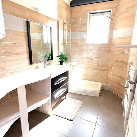 La Halte Montbrisonnaise Apartamento