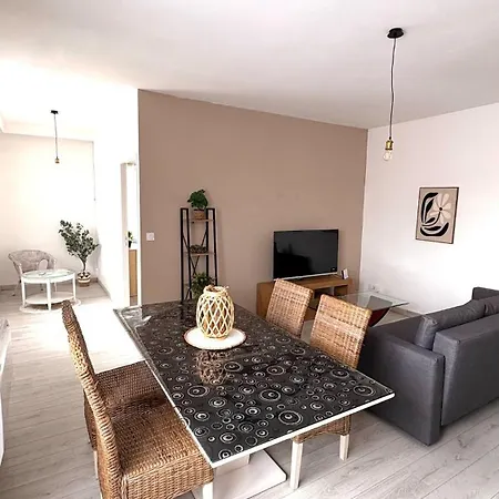 La Halte Montbrisonnaise Apartamento *